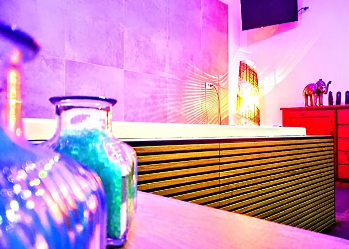 Big Mama Jungle Rooms